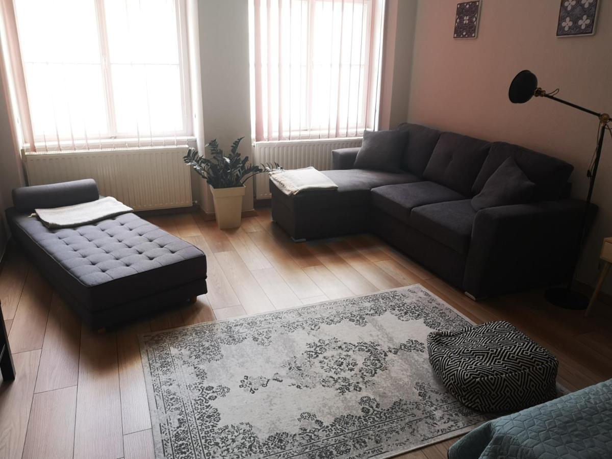 Palace - Belvarosi Apartman Eger Extérieur photo