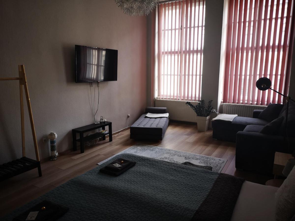Palace - Belvarosi Apartman Eger Extérieur photo