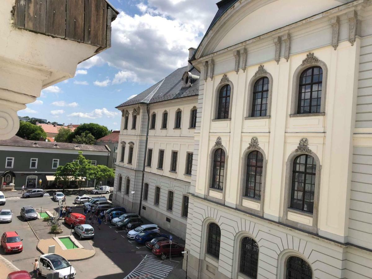 Palace - Belvarosi Apartman Eger Extérieur photo