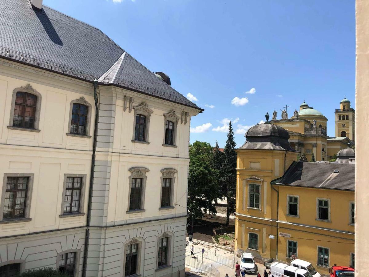 Palace - Belvarosi Apartman Eger Extérieur photo